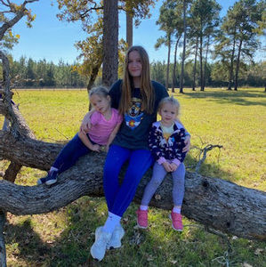 Meet your Posher, Maddie baker